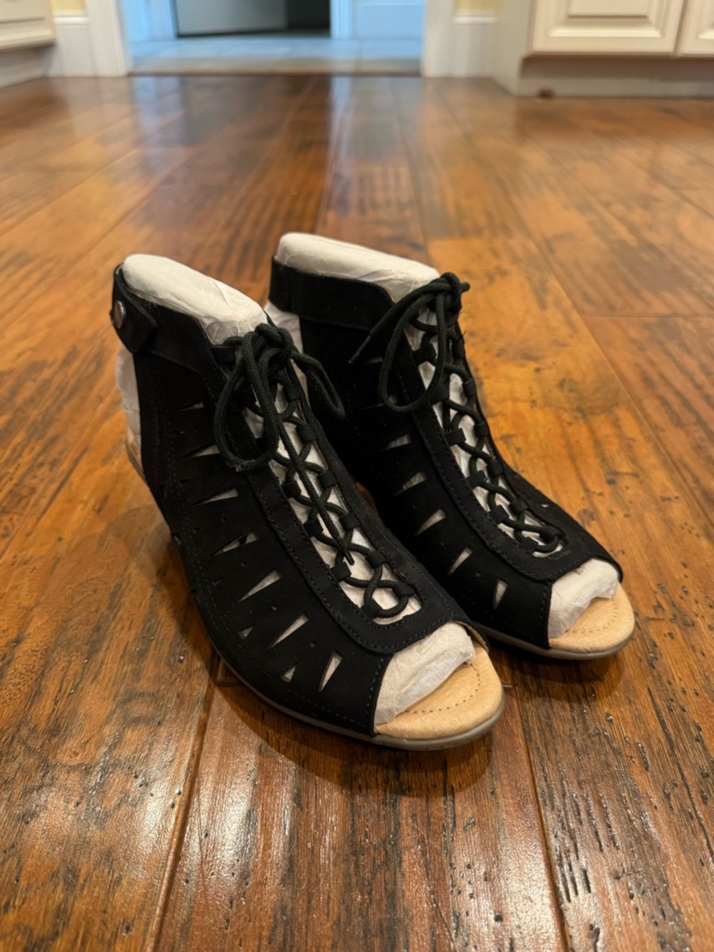 Earth Black Soft Buck Kristen Ankle Booties - Picture 4 of 6